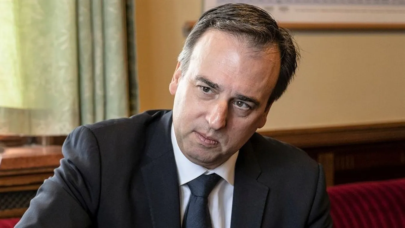 David Pressman védeni próbálja a magyargyűlölő politikust