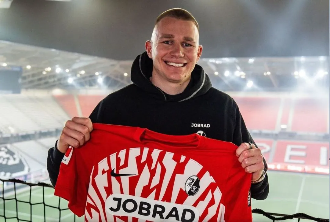 Szalai Attila az új, freiburgi mezével