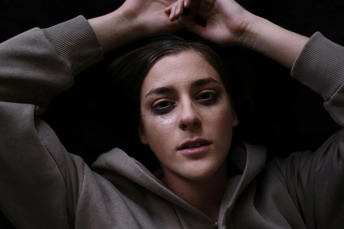 sír, zokog, szomorú