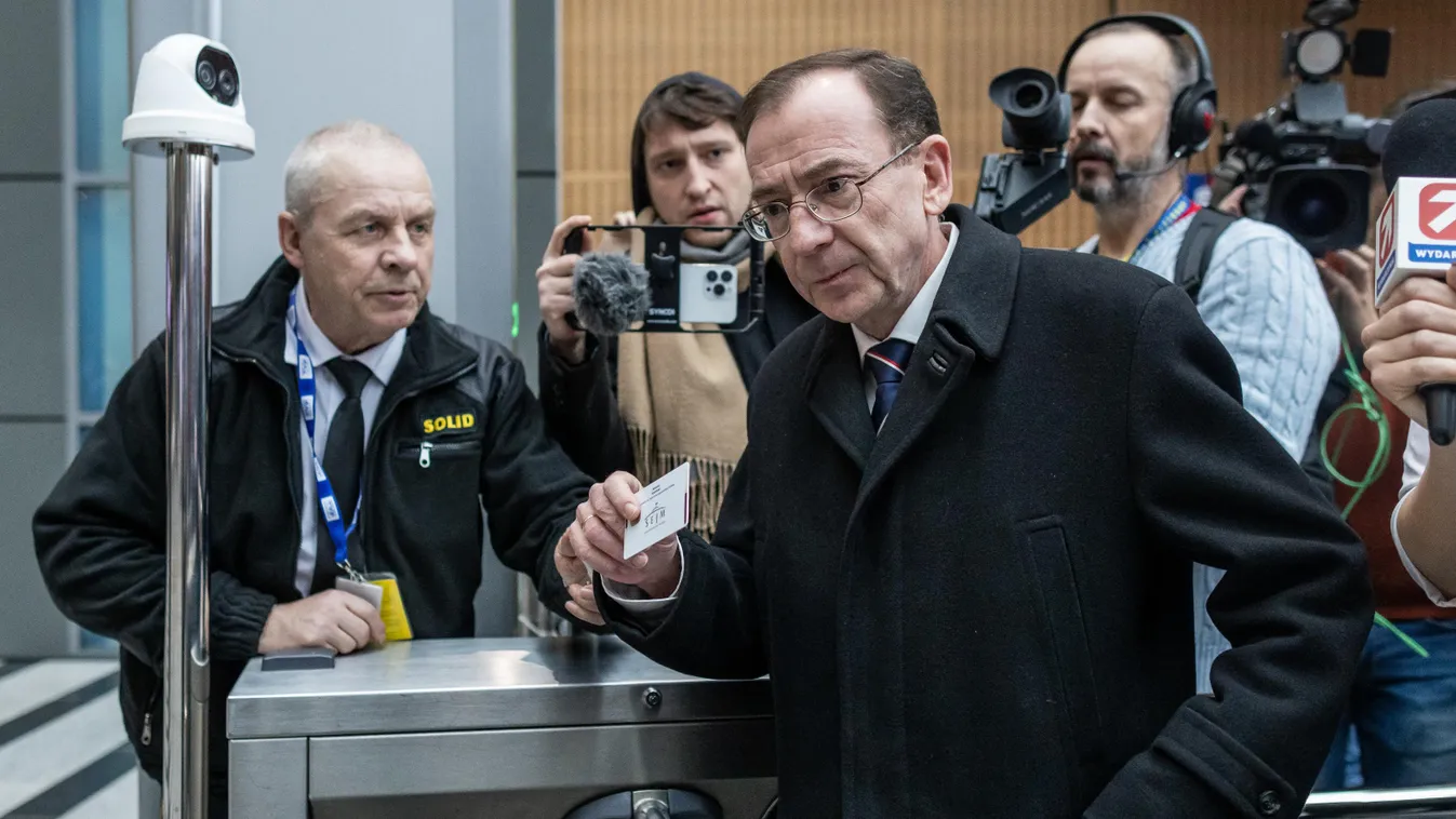 Kórházba vitték az éhségsztrájkoló lengyel politikust