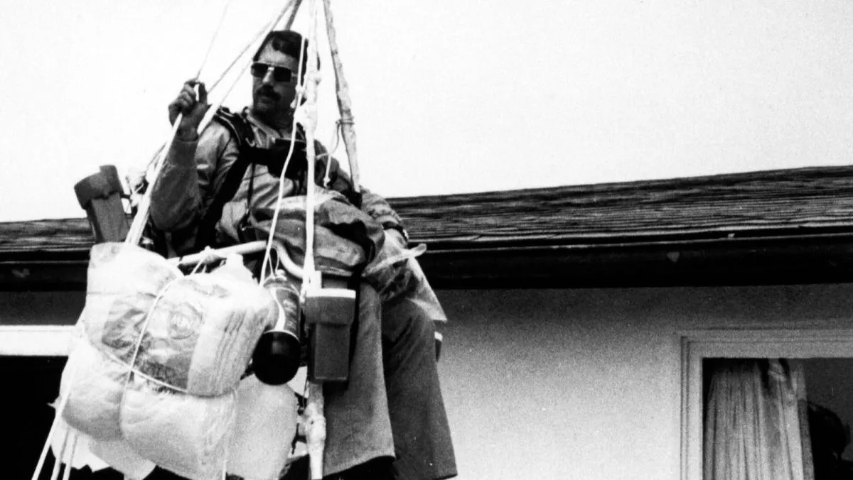 Larry, pillanatokkal repülése előtt