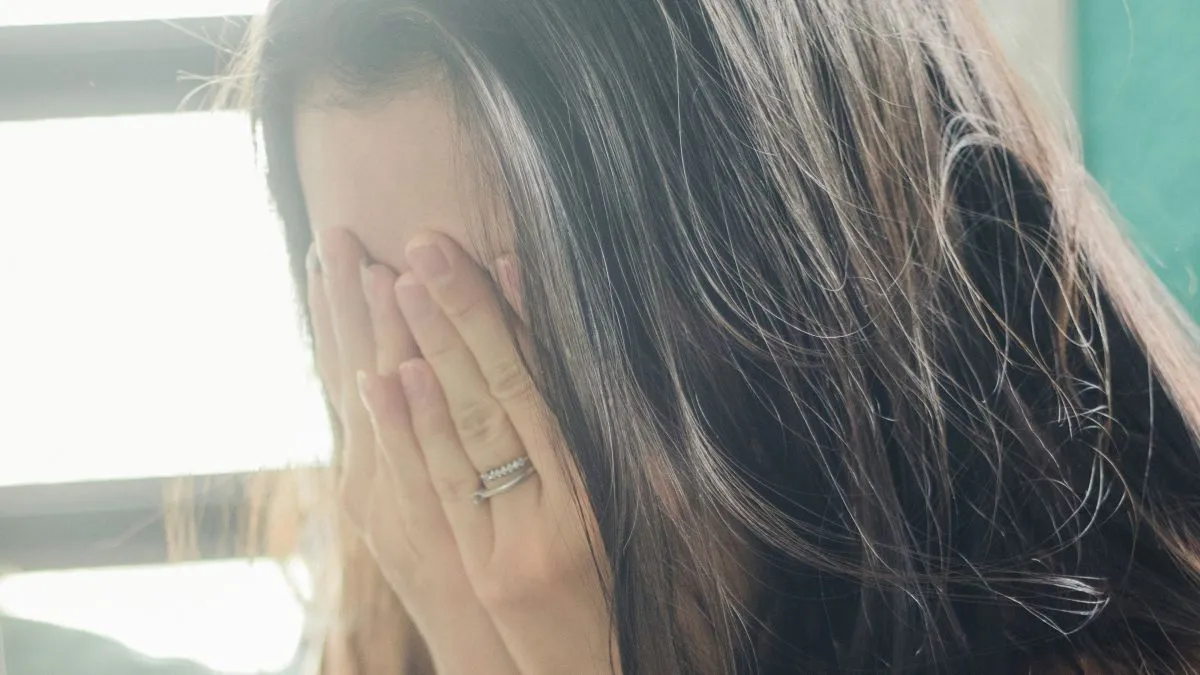 sír, síró, nő, szomorúság, fájdalom