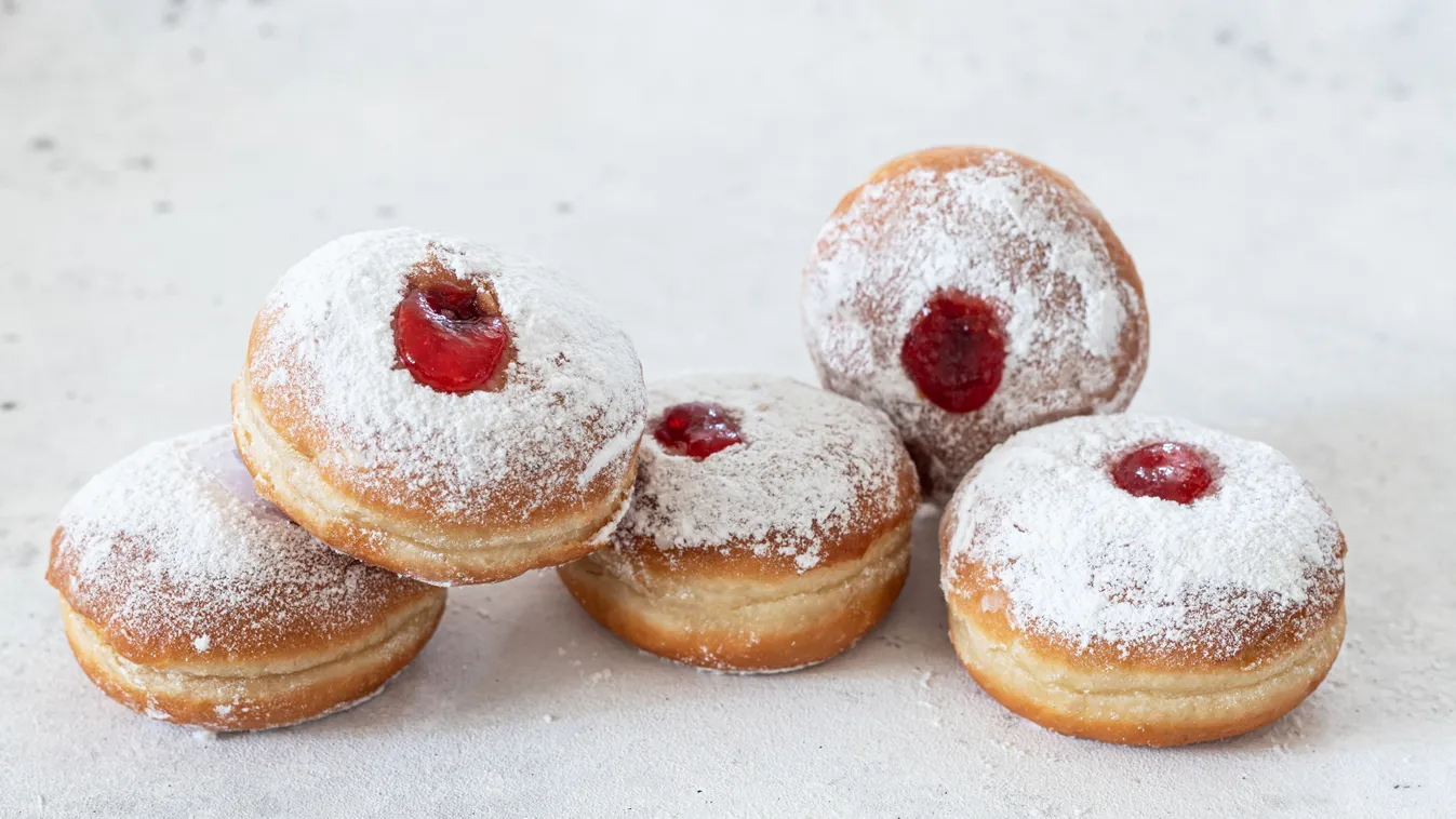 Elképesztő trükk, így lesz tökéletes a farsangi fánk