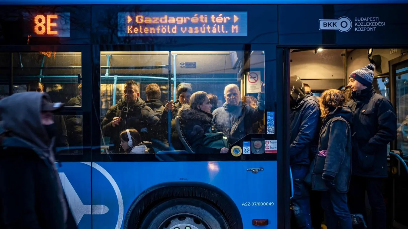 Karácsony visszavonta a járatritkításokat