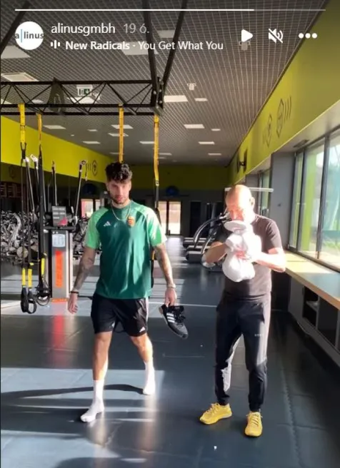 Szoboszlai (balra) és az osztrák "guru" Telkiben