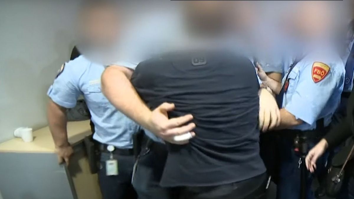 Varju László és Fekete-Győr András távozzanak a közéletből