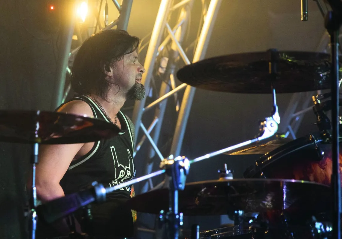 Fejes Tamás a doboknál