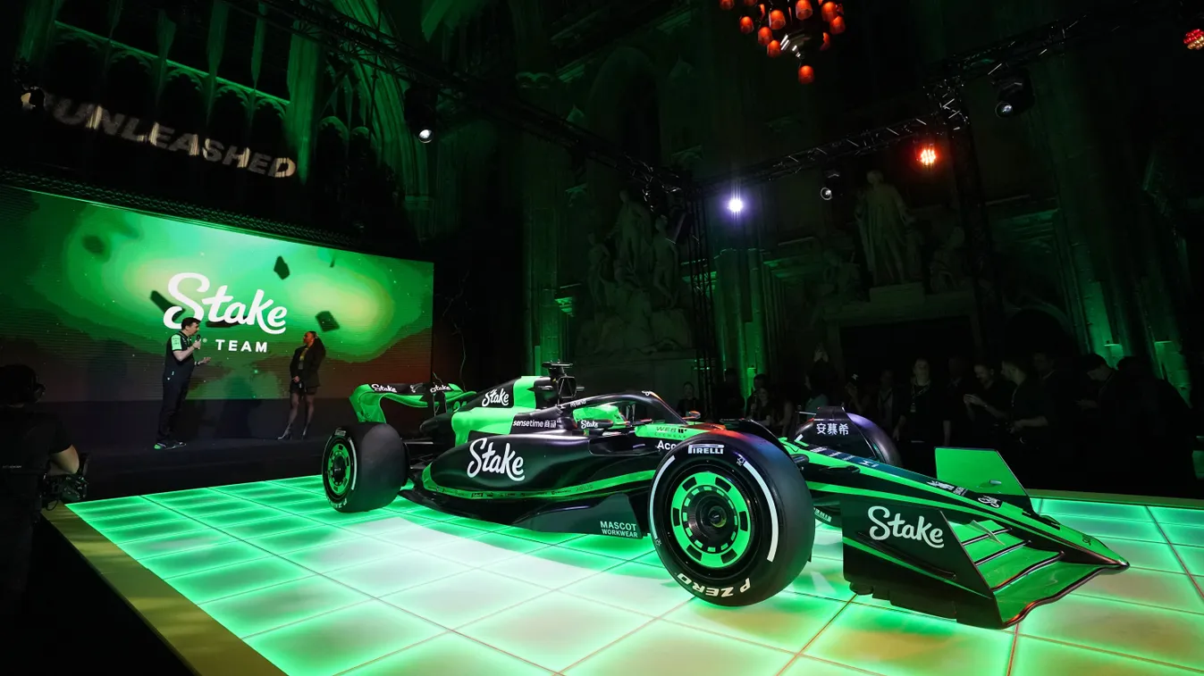 Itt vannak az első 2024-es autók - Galéria