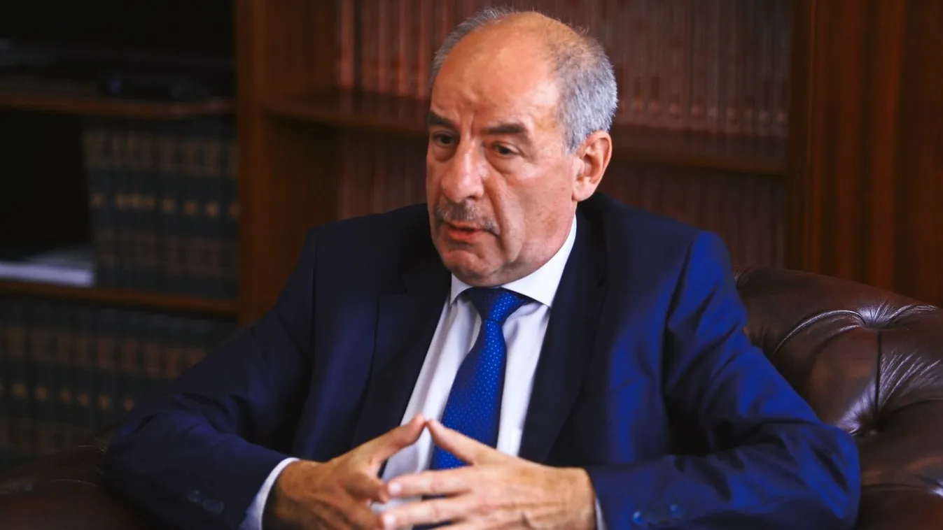 Üzent a magyaroknak az új köztársaságielnök-jelölt