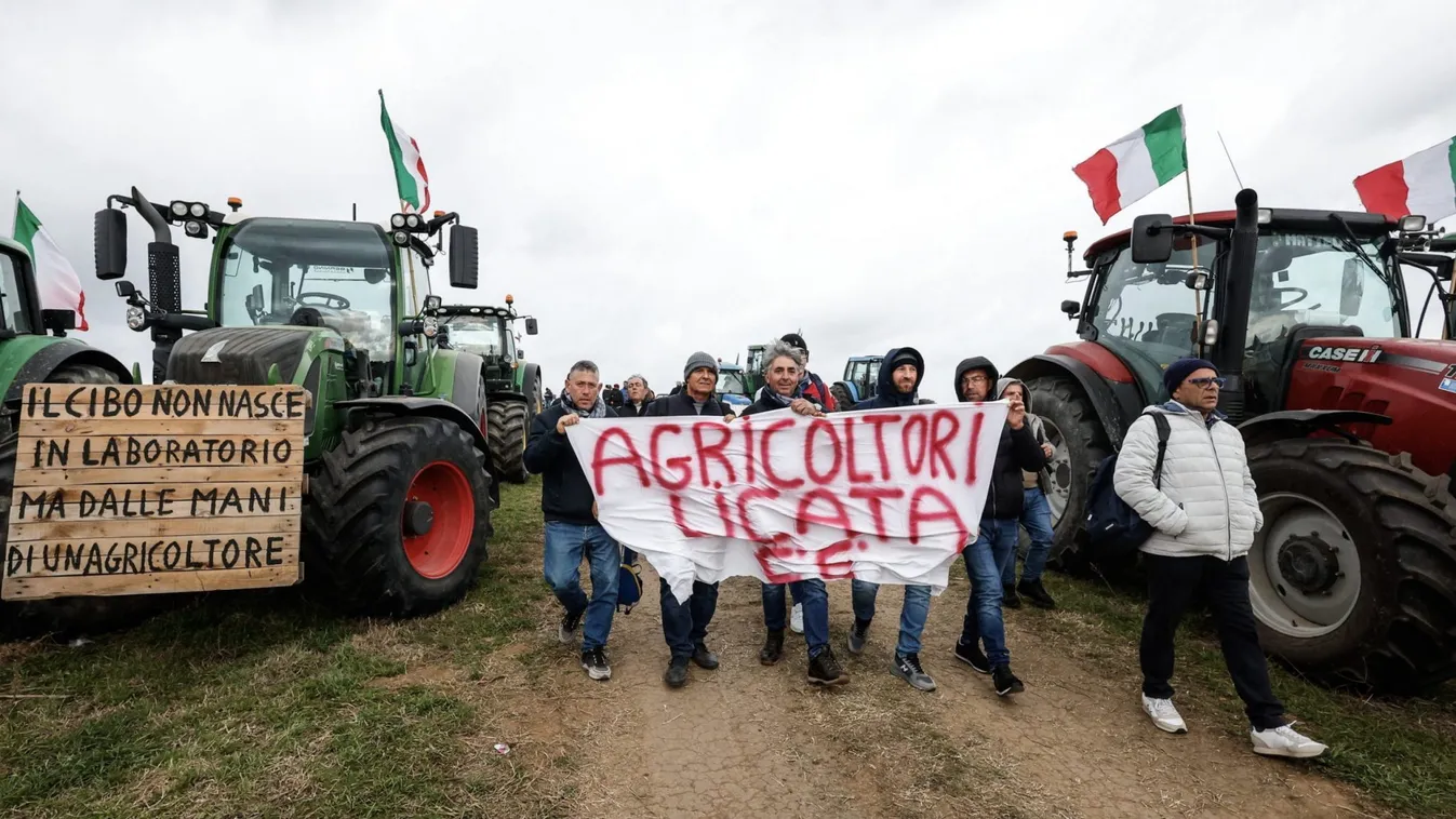 Traktorosok gyülekeznek Róma körül