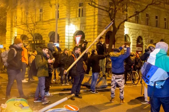 bántalmazás / európai parlament / donald tusk / fekete-győr