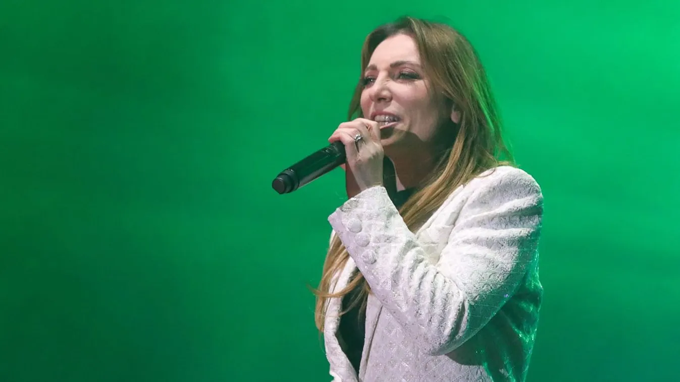 Örömhírt jelentett be Rúzsa Magdi tüneményes hármas ikreiről