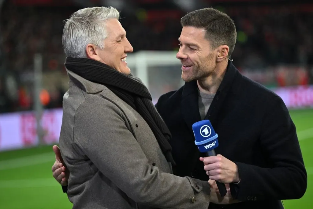 Schweinsteiger (balra) szerint korábbi csapattársa, Alonso álma válhat valóra: nyártól a Liverpool edzője lehet