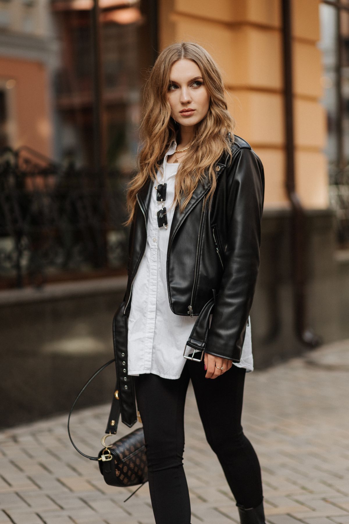 Fashionable,Blonde,Woman,Model,With,Black,Leather,Jacket,And,Style