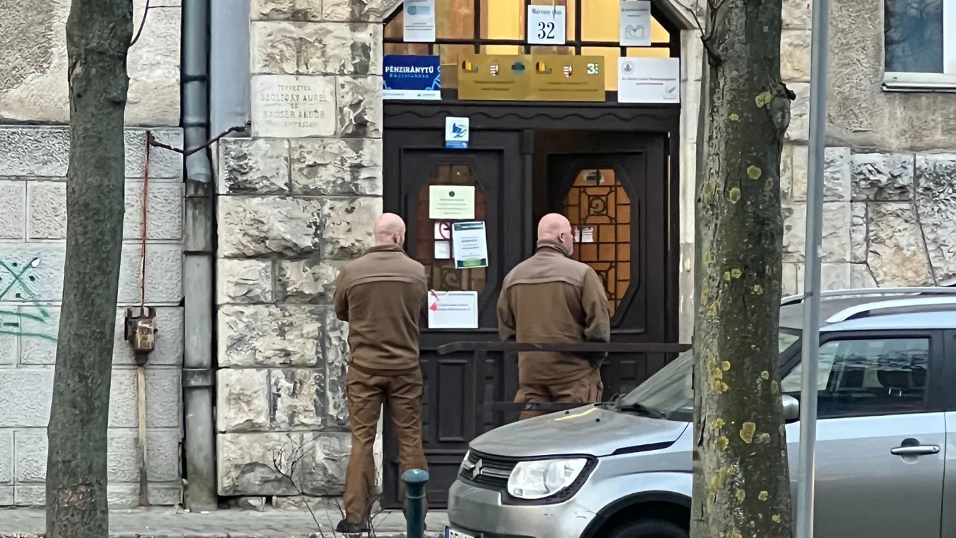 Házkutatást tartottak a középiskolában fenyegetőző fiúnál