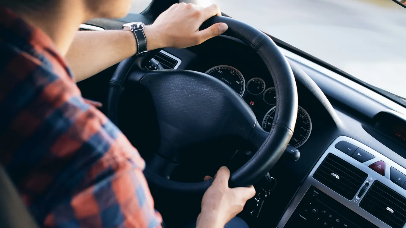 Szinetár Dórát ittas vezetésen kapták a rendőrök