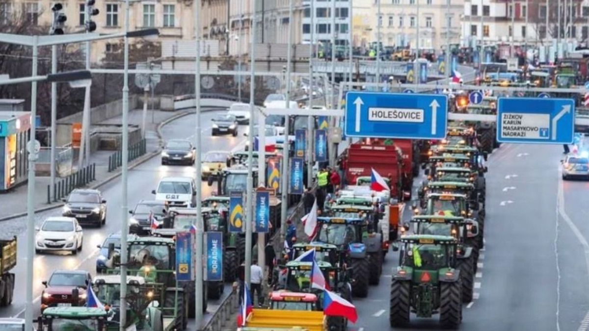 A cseh miniszterelnök oroszpártinak nevezte a tüntető gazdákat
