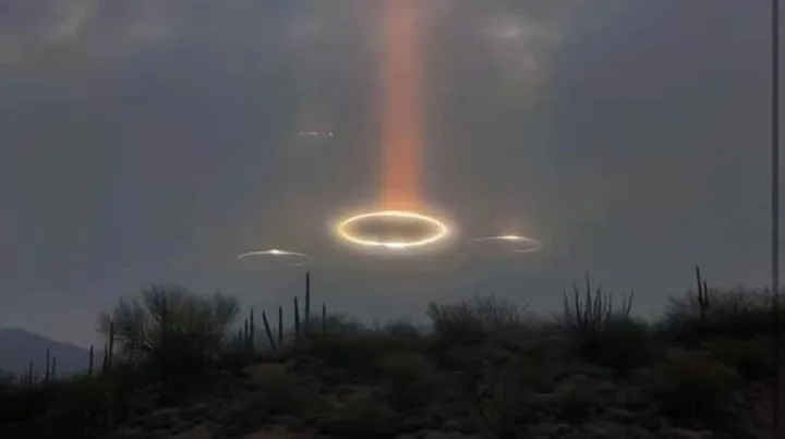 Rejtélyes fények jelentek meg az 51-es körzet felett. Egy magyar férfi fotózta le /