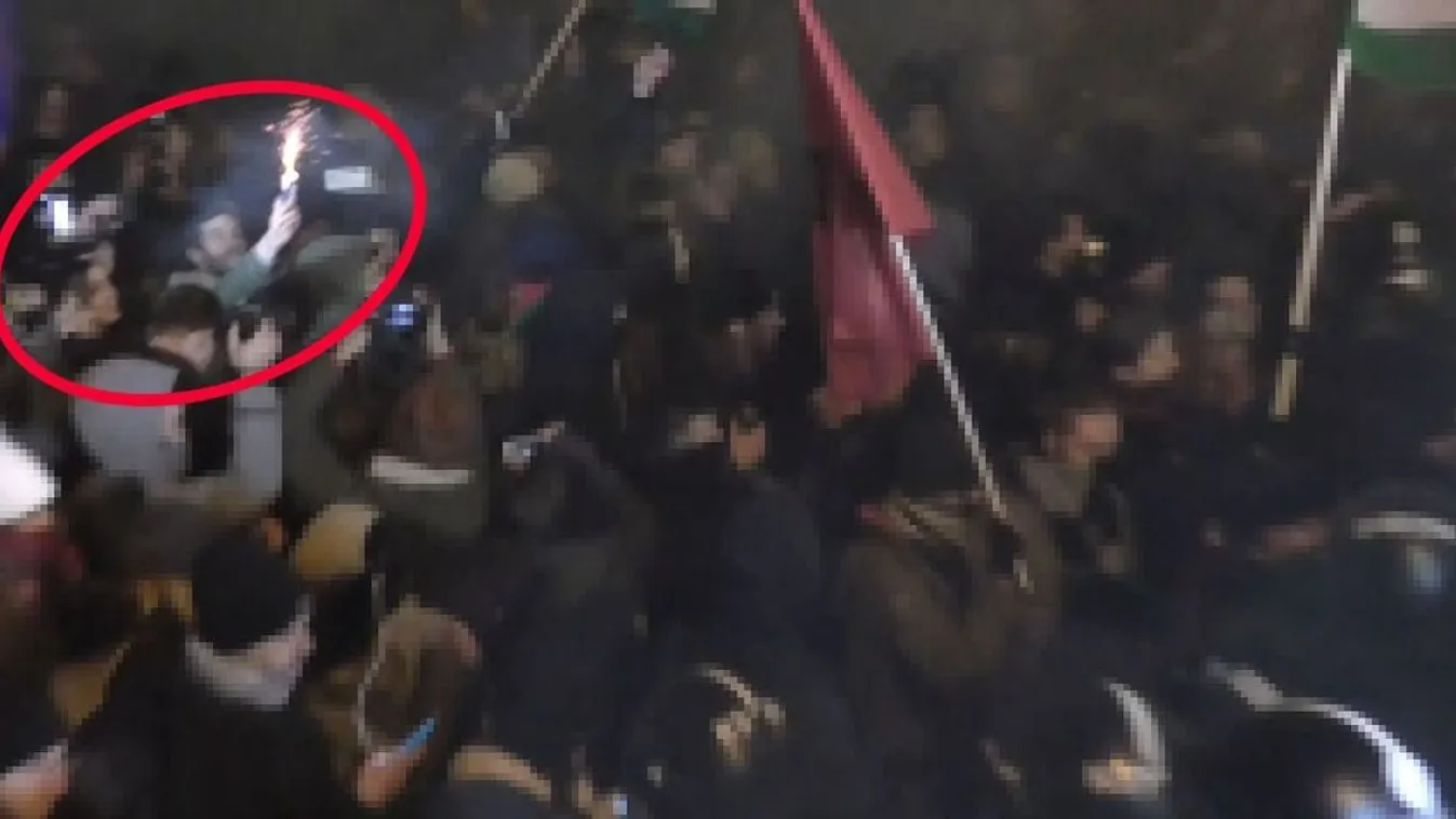 5 rendőr sérült meg, amikor Fekete-Győr füstbombát dobott