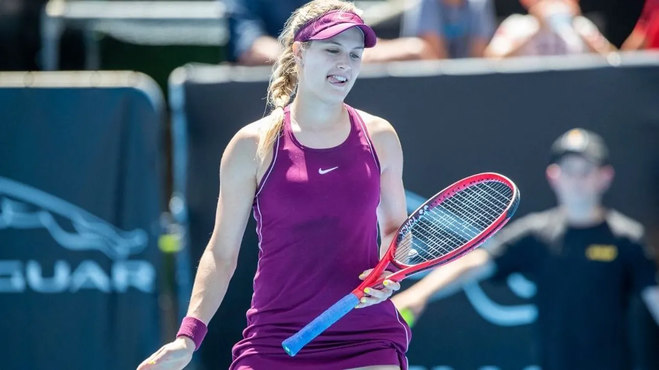 Melltartójába nyúlt a kacér bombanő: nézd, mit rejt - Videó