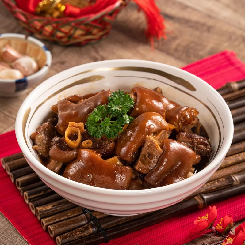 Taiwanese,Traditional,Food,Pork,Knuckle,In,A,White,Bowl,With