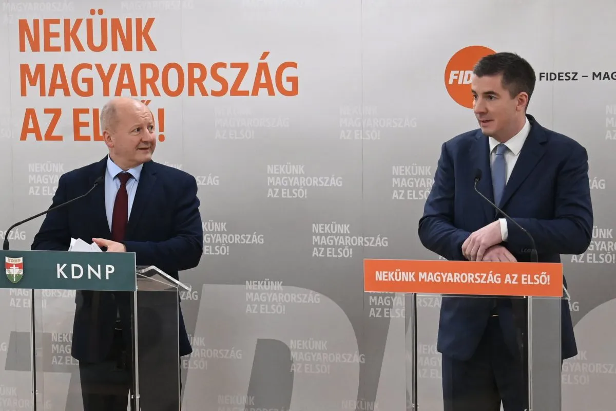 SULYOK Tamás; KOCSIS Máté; SIMICSKÓ István