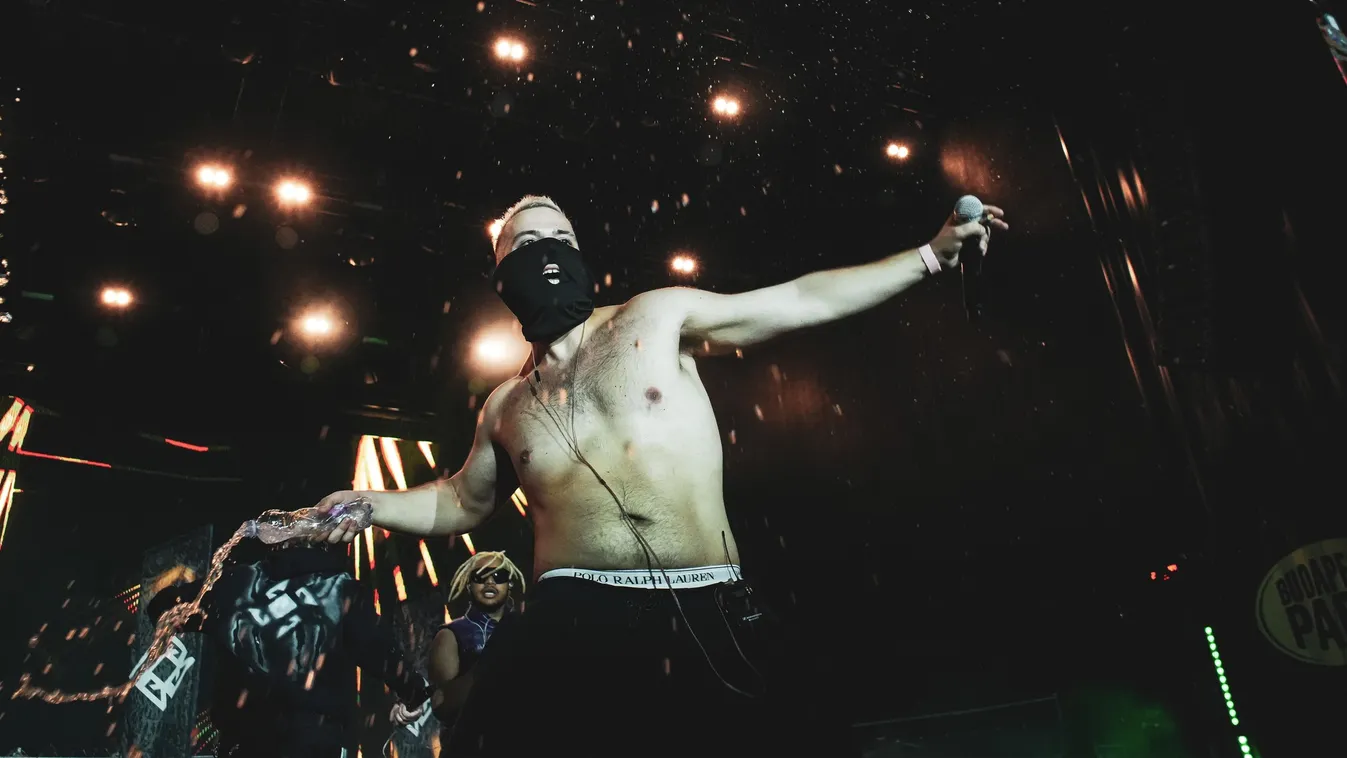 Az utcán esett egymásnak a két magyar rapper