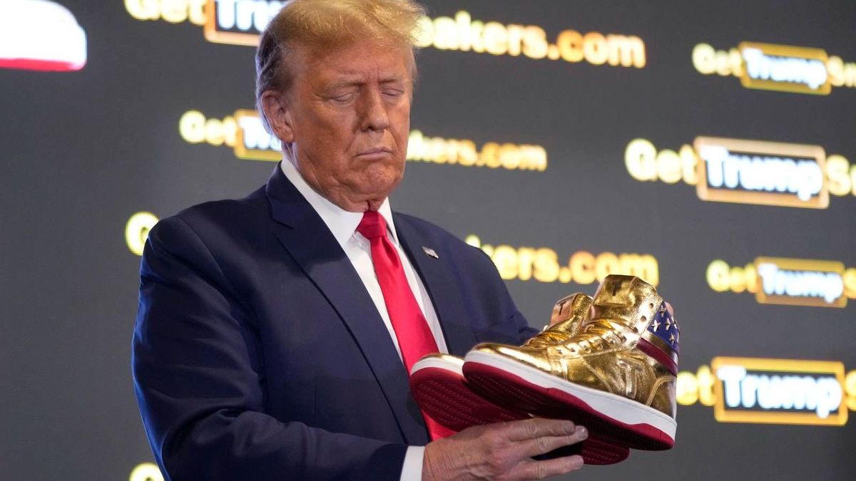Saját cipőmárkát indított Donald Trump