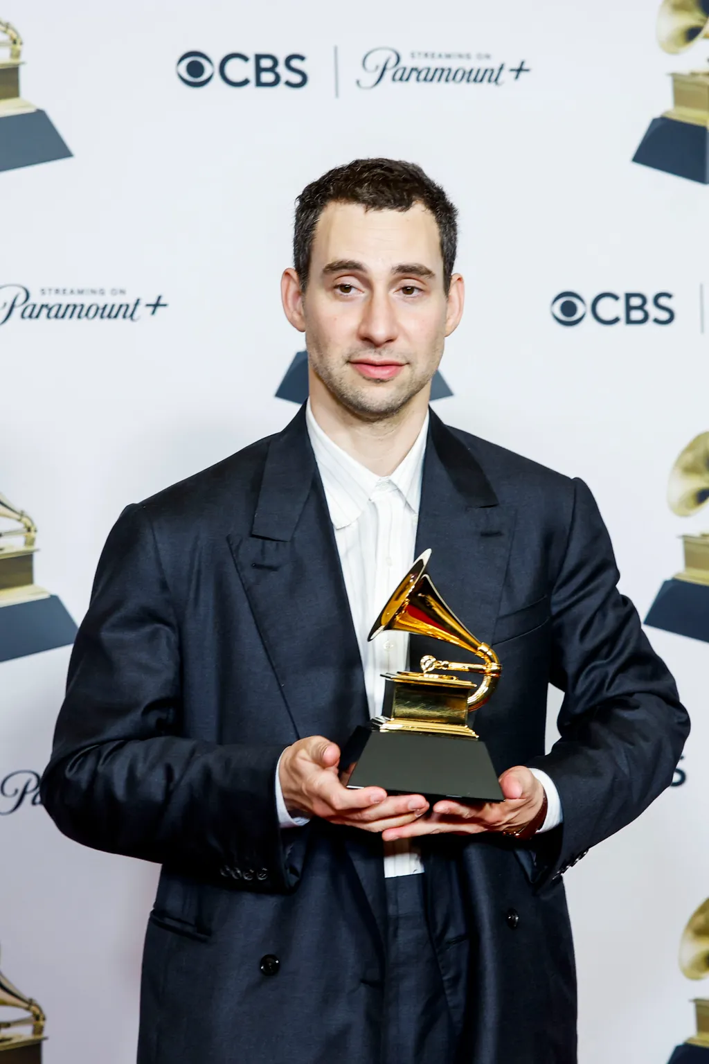 NYERTESEK jack antonoff