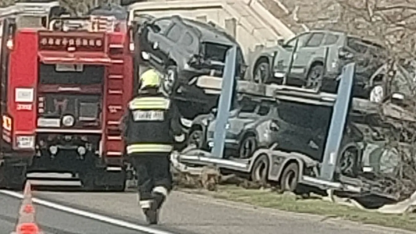  Rosszul lett a sofőr, szalagkorlátnak ütközött egy tréler