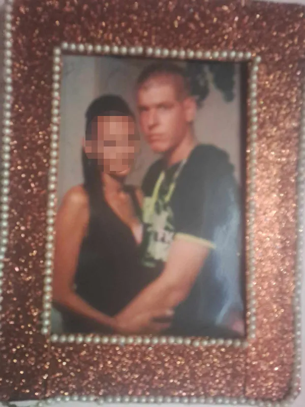 Józsi felesége elhagyta a betegsége miatt, majd elvált tőle - mégis máig lóg az álomházuk falán a közös képük 