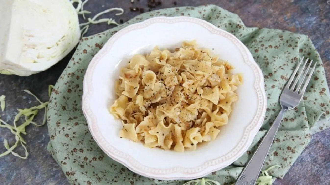 Ettől a trükktől lesz igazán finom a káposztás tészta