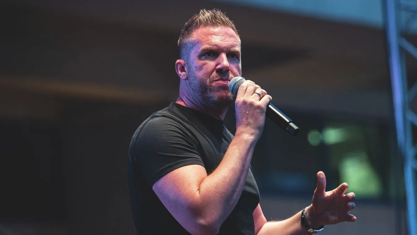 Szakításról szóló hírek terjednek Kasza Tibiről