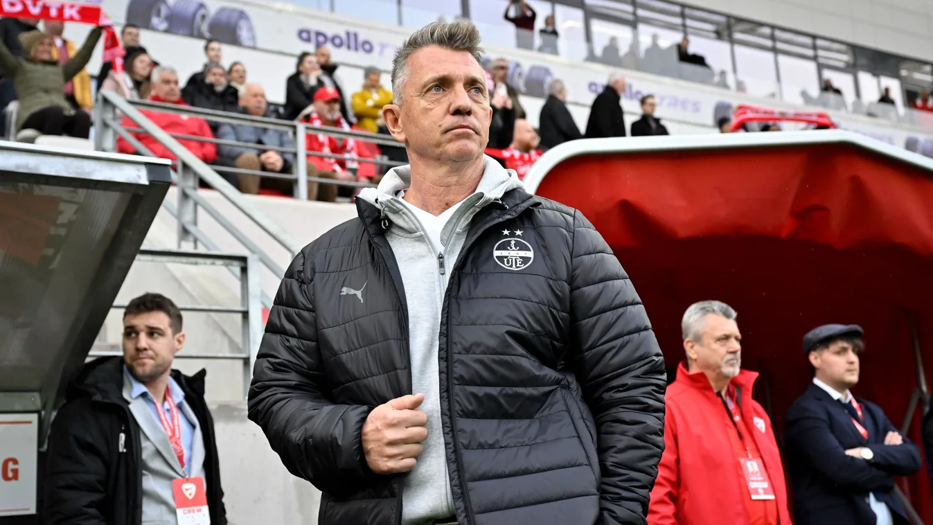 „Mintha Mészöly Kálmán jelent volna meg”