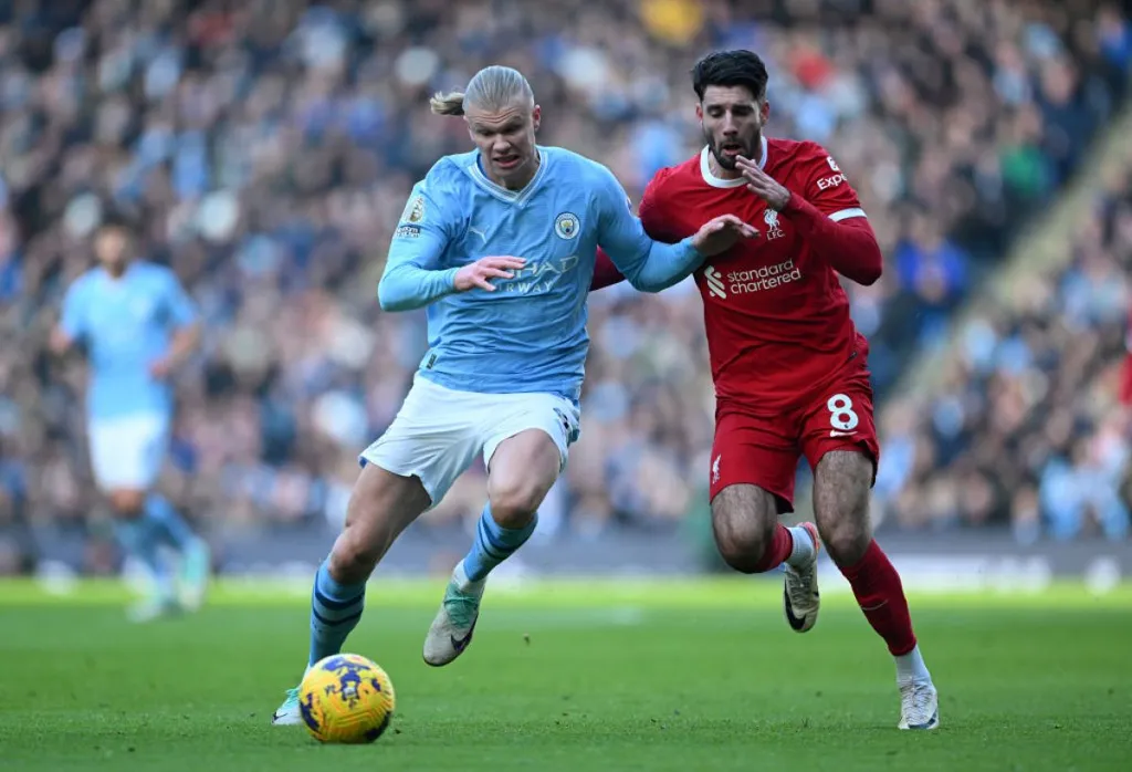 Haaland (balra) ősszel sem kímélte Szoboszlait a Manchester City és a Liverpool 1-1-es rangadóján