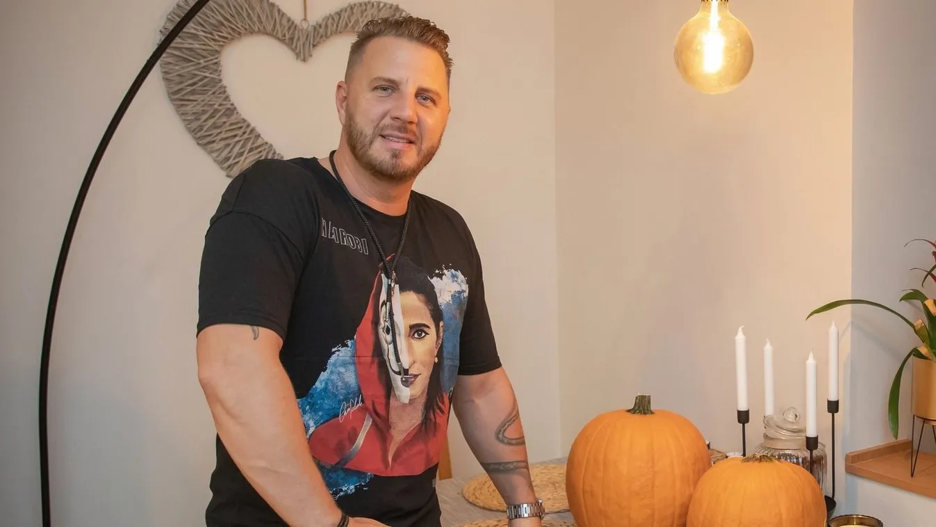 Egy gyönyörű karórát kapott Zámbó Krisztián