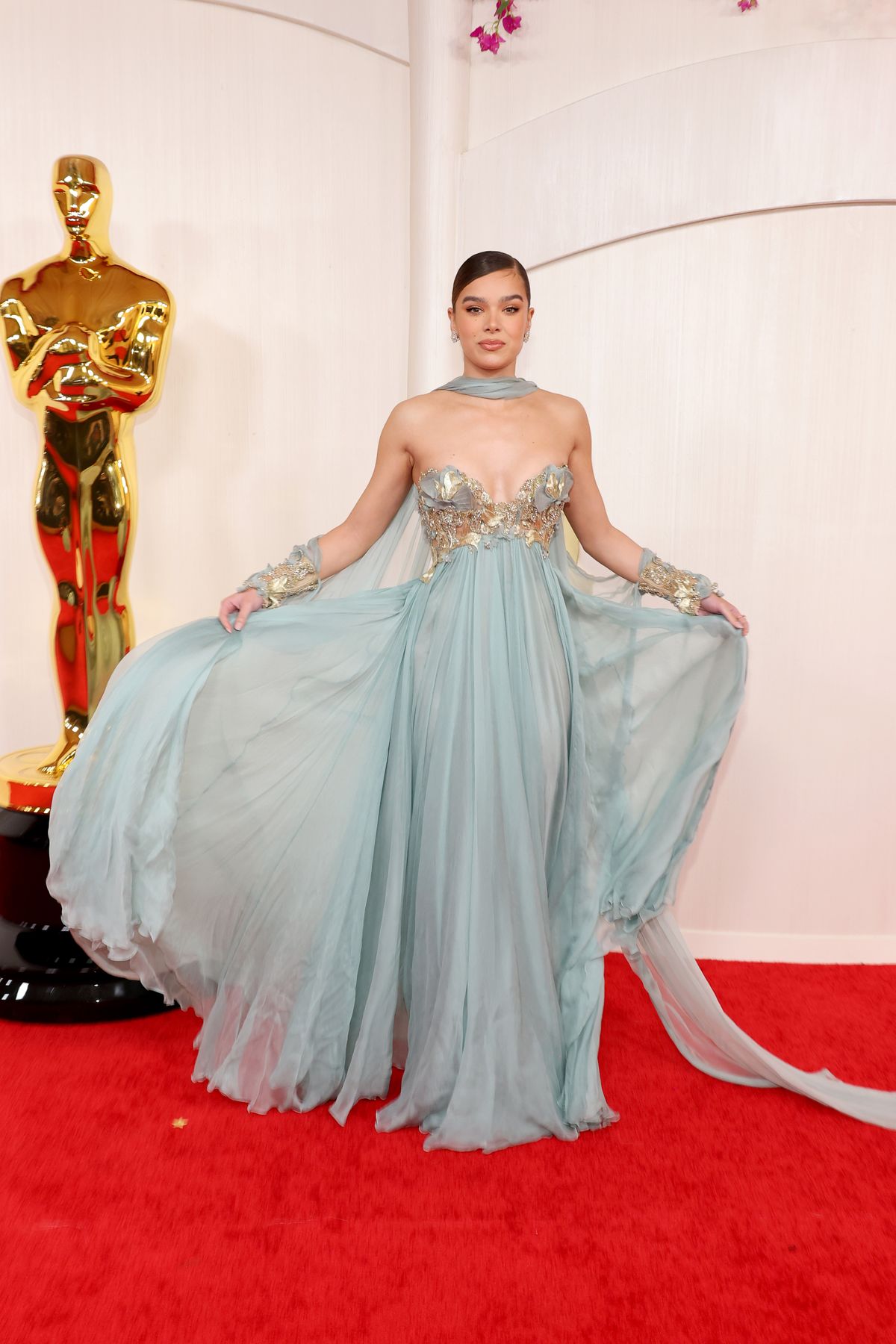 HOT FELTÖLTÉS EXTRA RUHÁK Hailee Steinfeld