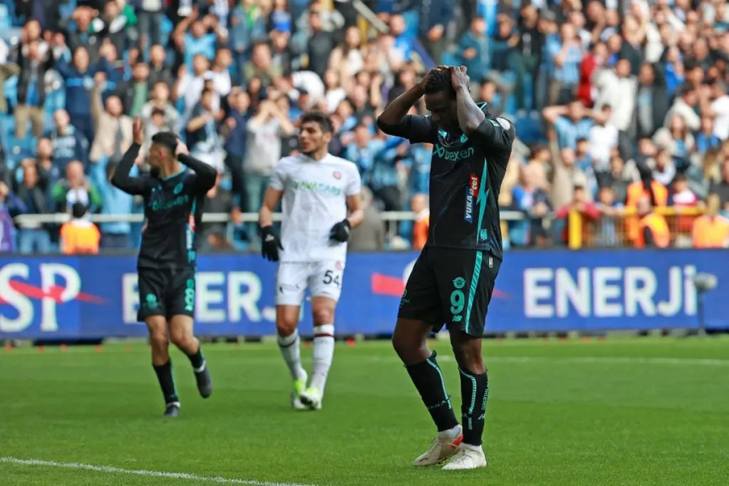 Yukatel Adana Demirspor v VavaCars Fatih Karagumruk - Turkish Super Lig