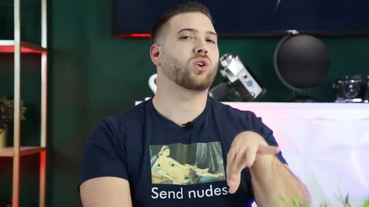Gyermekpornográfia: A gyermekvédelmi tüntetés egyik szervezője arra szólított fel egy kiskorú fiút, hogy küldjön neki képeket a nemi szervéről