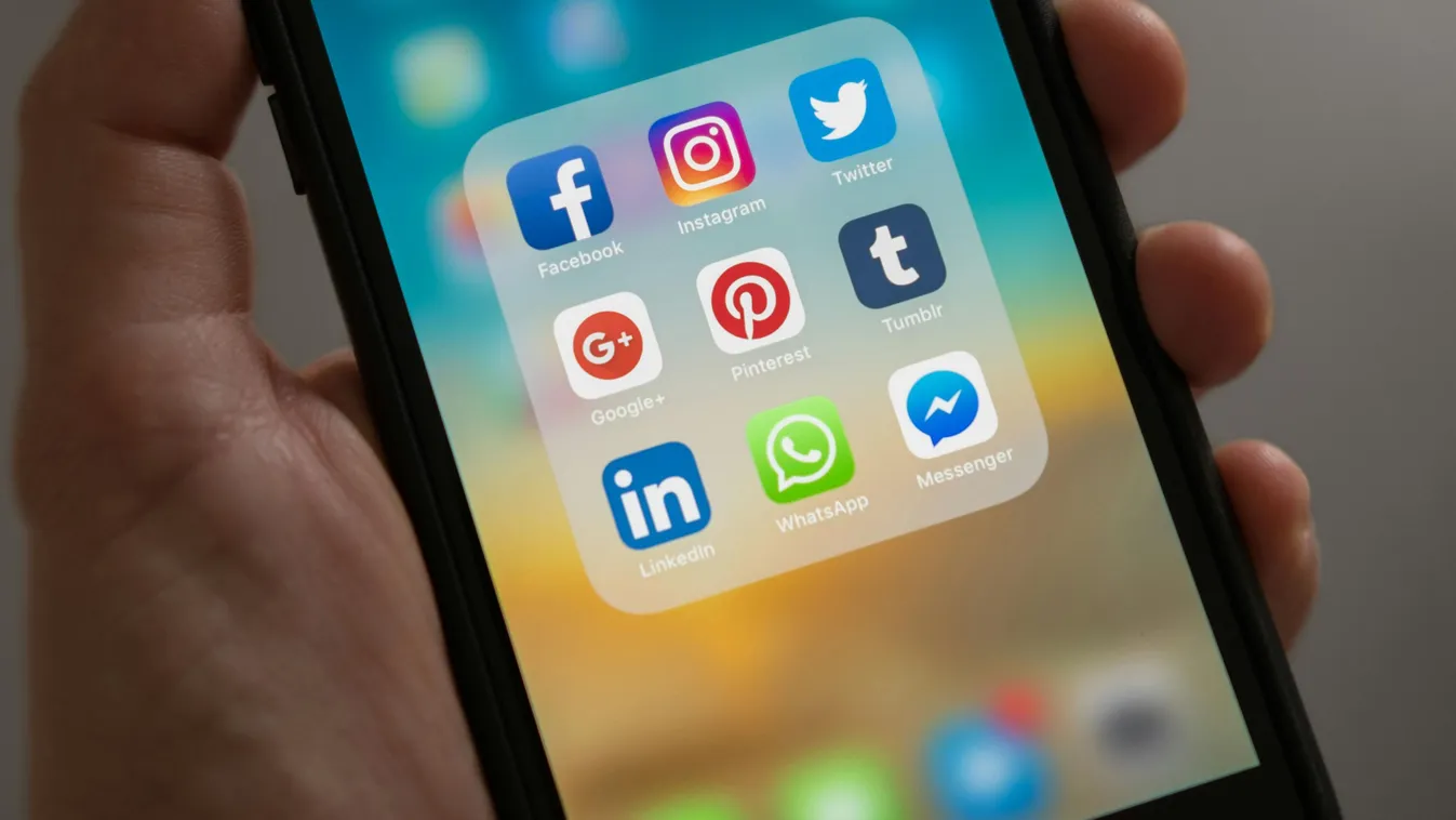 Üzent a Facebook a leállással kapcsolatban