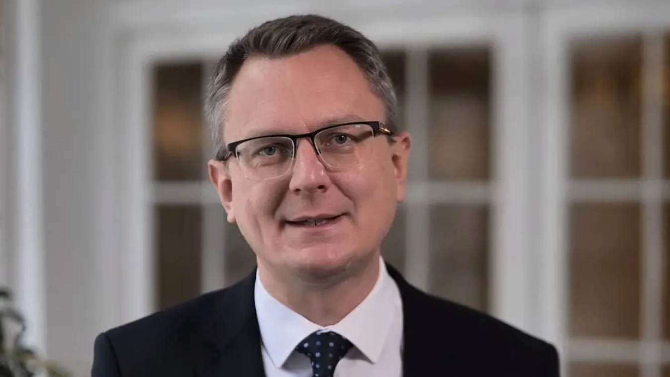 Rétvári: egyetlen gyermekbántalmazás sem maradhat titokban