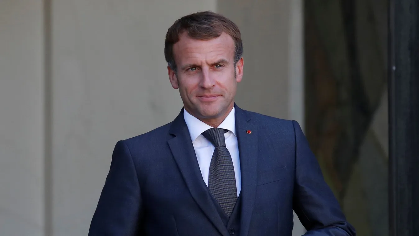 Macron megígérte: a közjó érdekében átússza a Szajnát