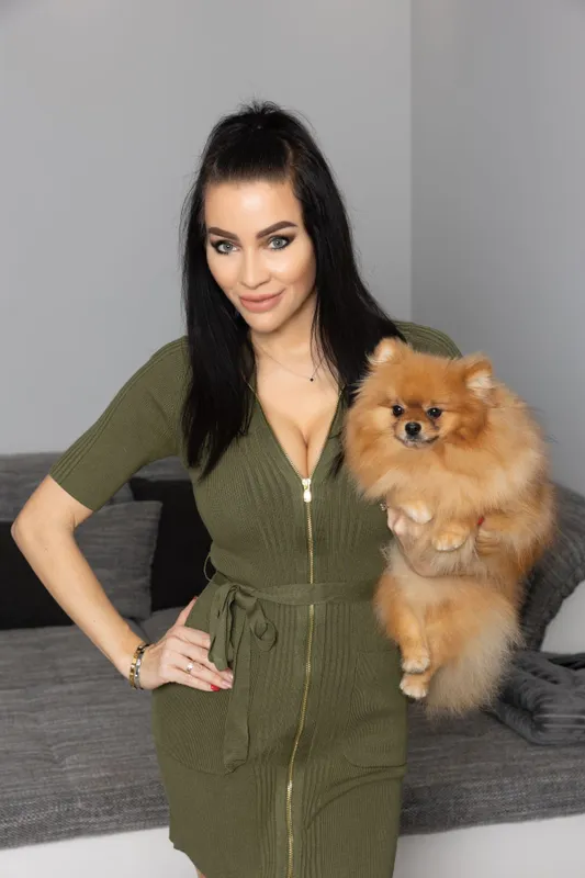 HOT Voksán Virág és az öt kutyája RIPOST