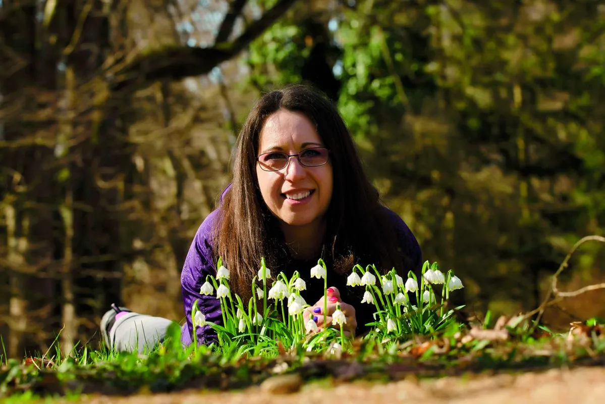 HOT FELTÖLTÉS Valóság: Lami Eszter, a mókusokkal suttogó, akinek már megérzik a szándékait is a mókusok RIPOST