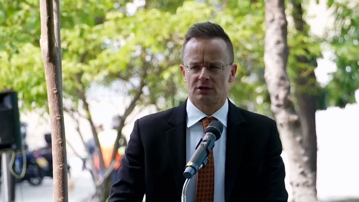 Szijjártó Péter: sétányt neveztek el Budapestről Bangkokban