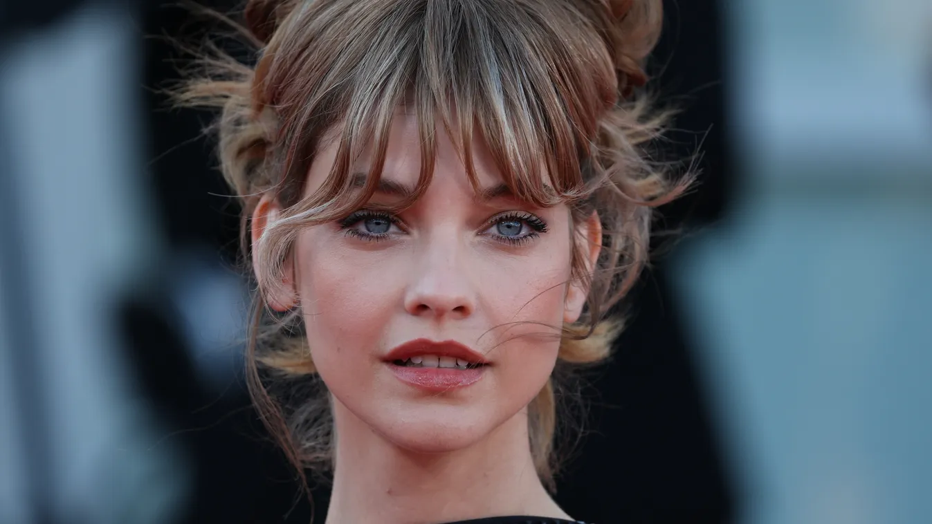 Bevadult Palvin Barbi, brutális magassarkúban villantott!