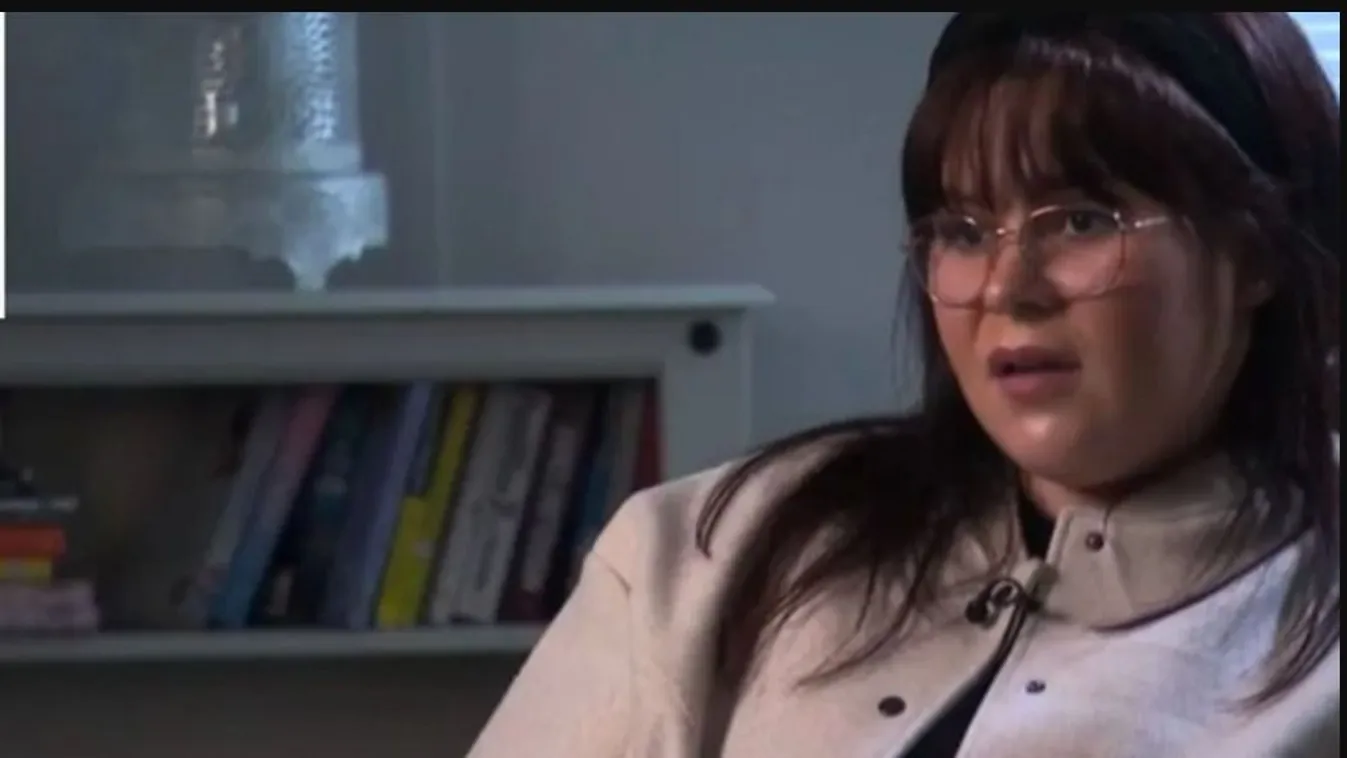 Folt jelent meg a fülén: gyógyíthatatlan beteg egy fiatal nő