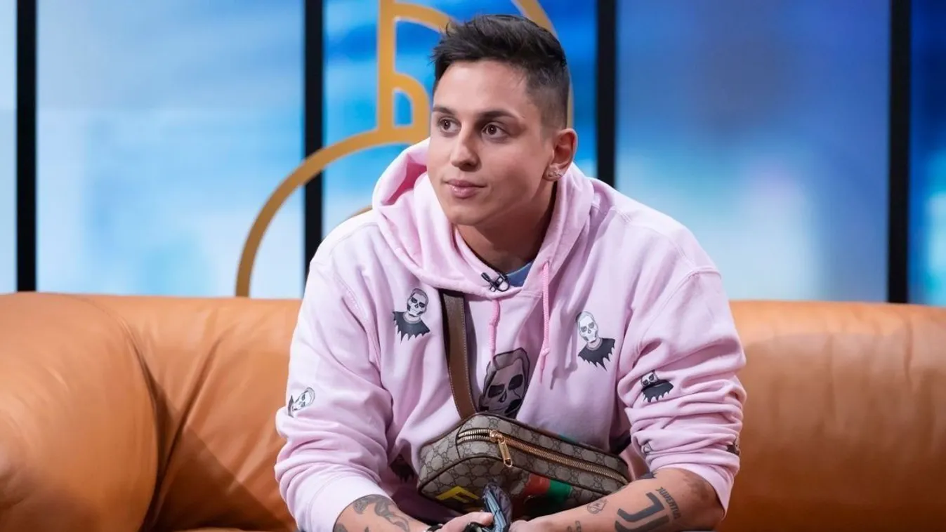 A celeb mostantól főállású apuka