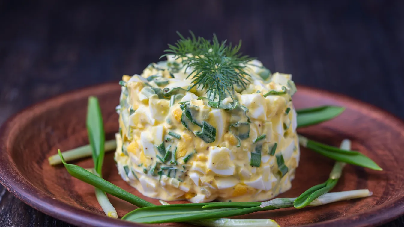 3 előre elkészíthető, isteni saláta a húsvéti asztalra