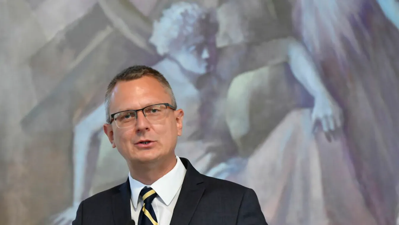 Megkezdődik a gyermekvédelmi vezetők átvilágítása